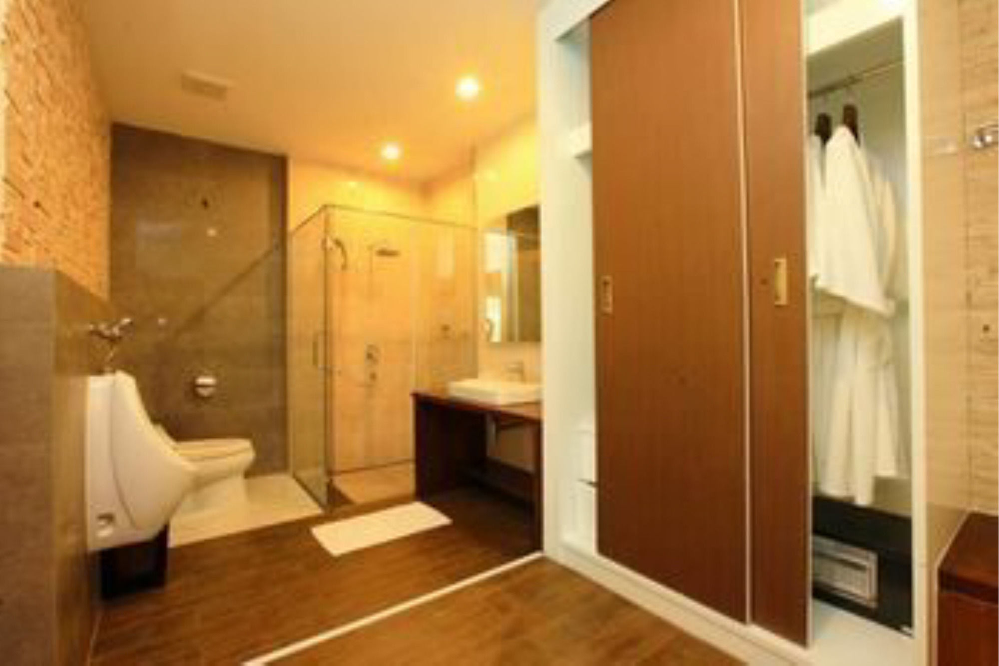 Фото Wungnoy Hotel