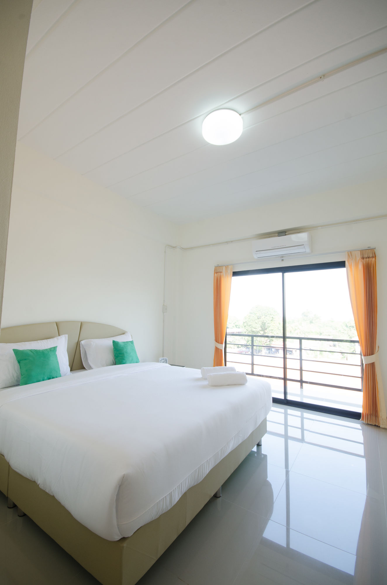Фото Sunee Boutique Hotel