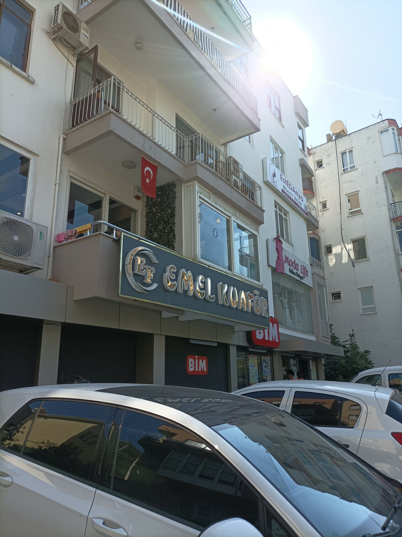 E&f Emel Hairdresser