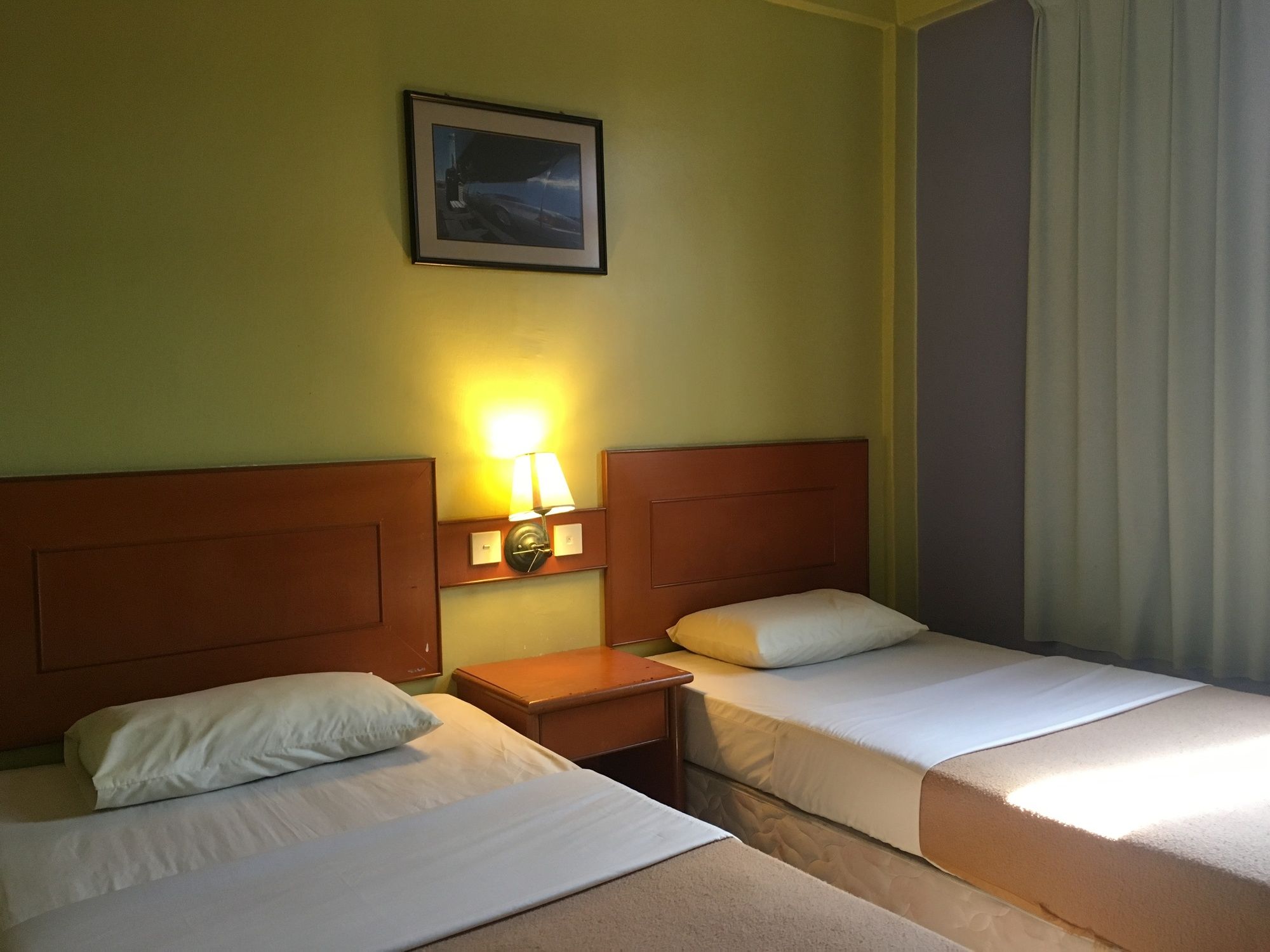 Фото Oyo 764 Hotel Famous Inn
