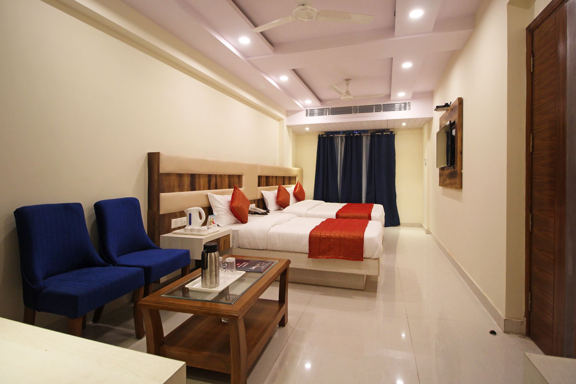 Фото The Shanti Plaza