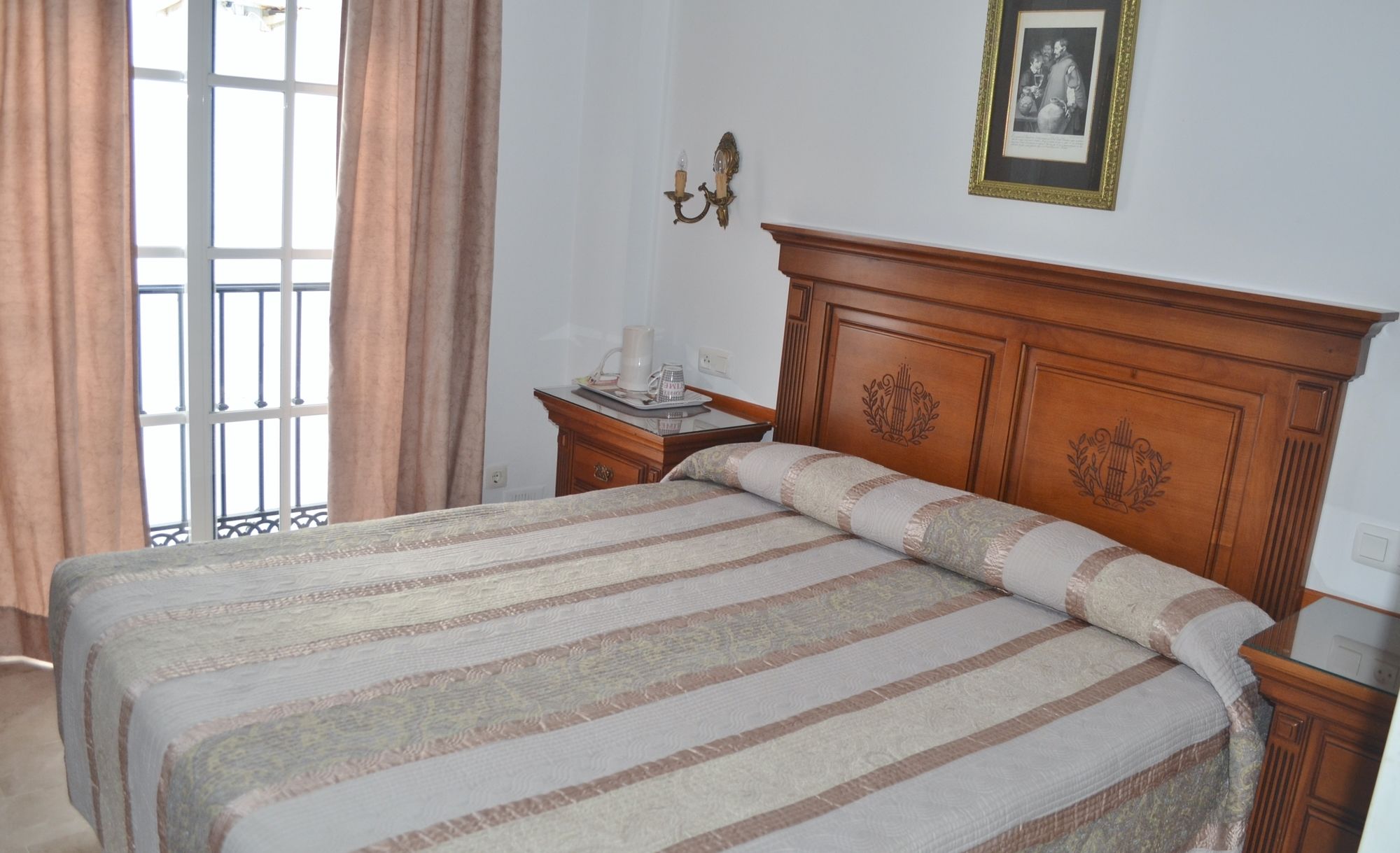 Фото Hostal Dianes
