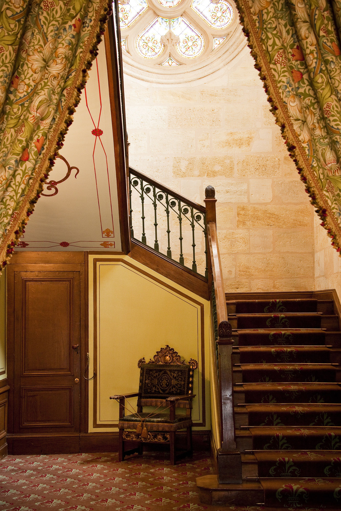 Фото Château Pape Clément - Bernard Magrez Luxury Wine Experience