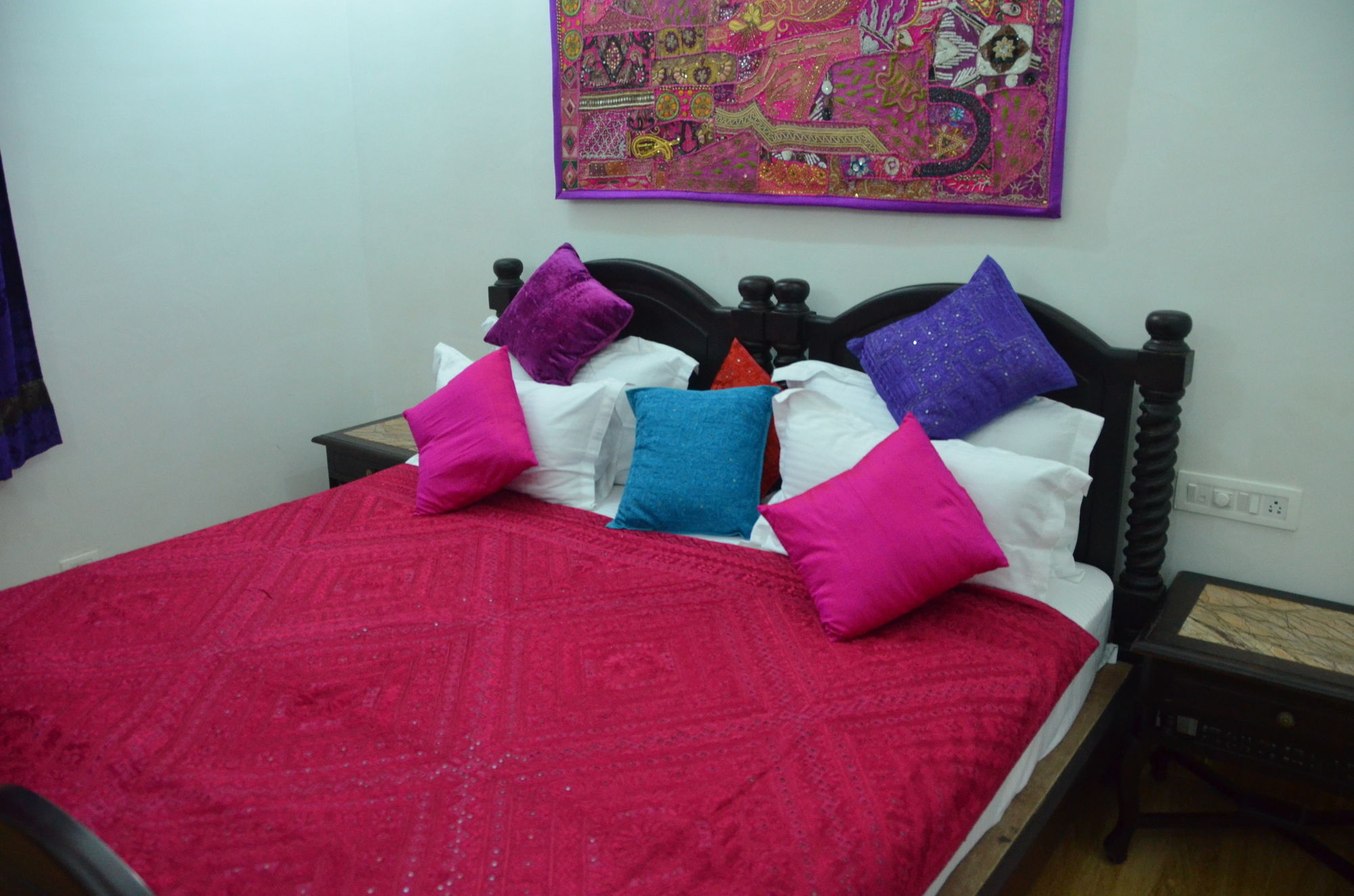 Фото The Golden House