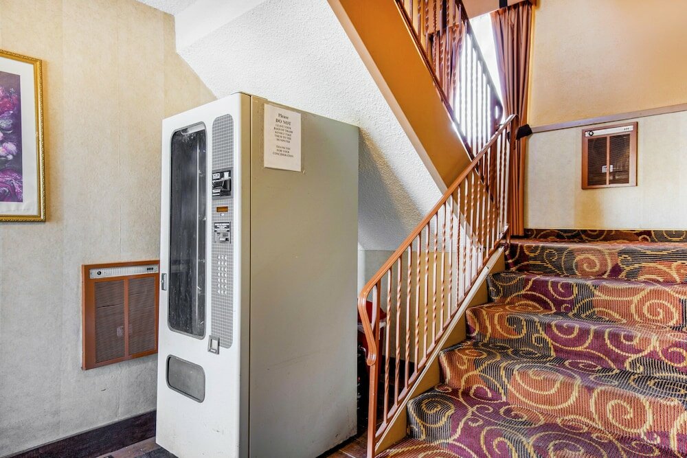 Фото Oyo Hotel Castle Rock Co Downtown