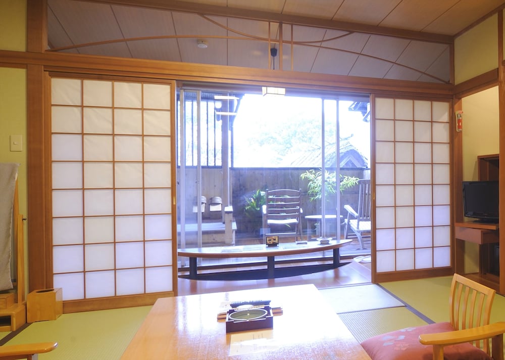 Фото Yufuin Onsen Yufuin Kotobuki Hananosho