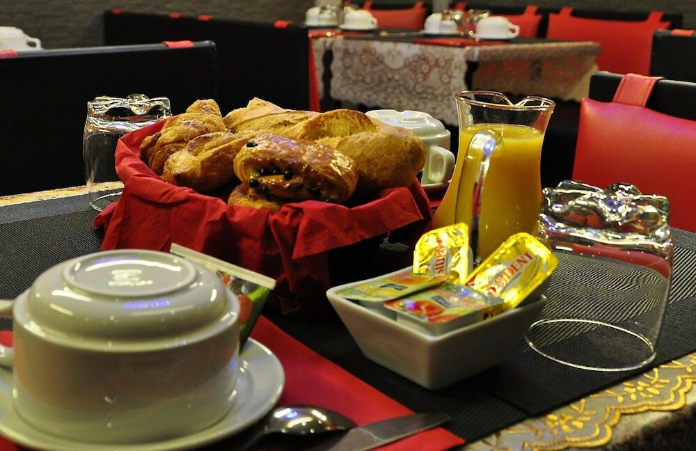 Фото Hotel Des Buttes Chaumont