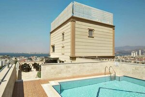 Гостиница DoubleTree by Hilton Izmir - Alsancak