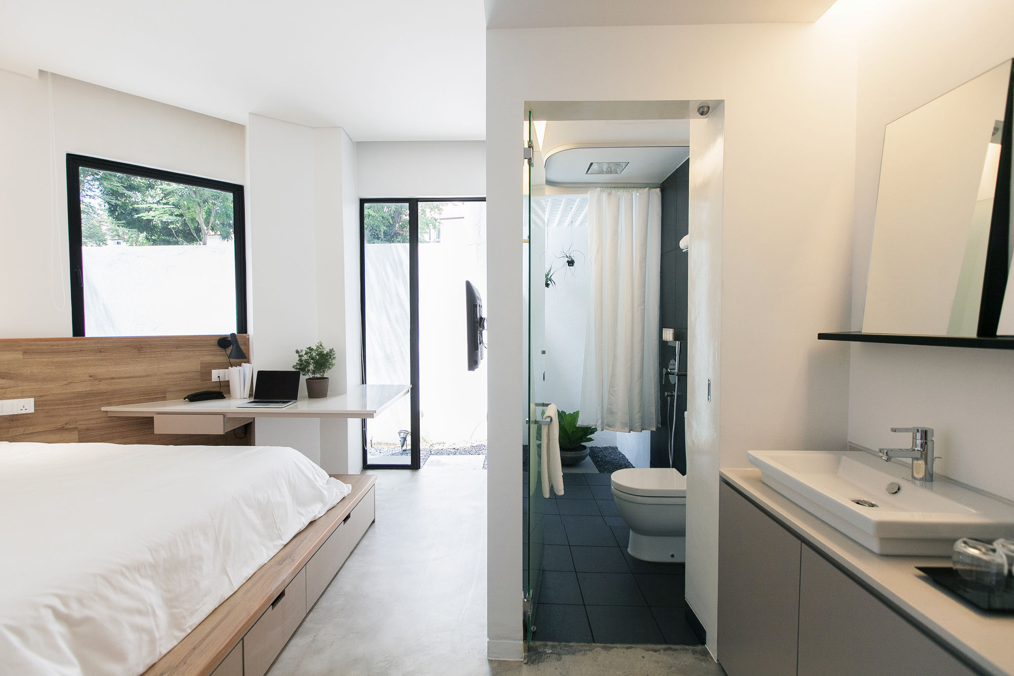 Фото Lloyd's Inn