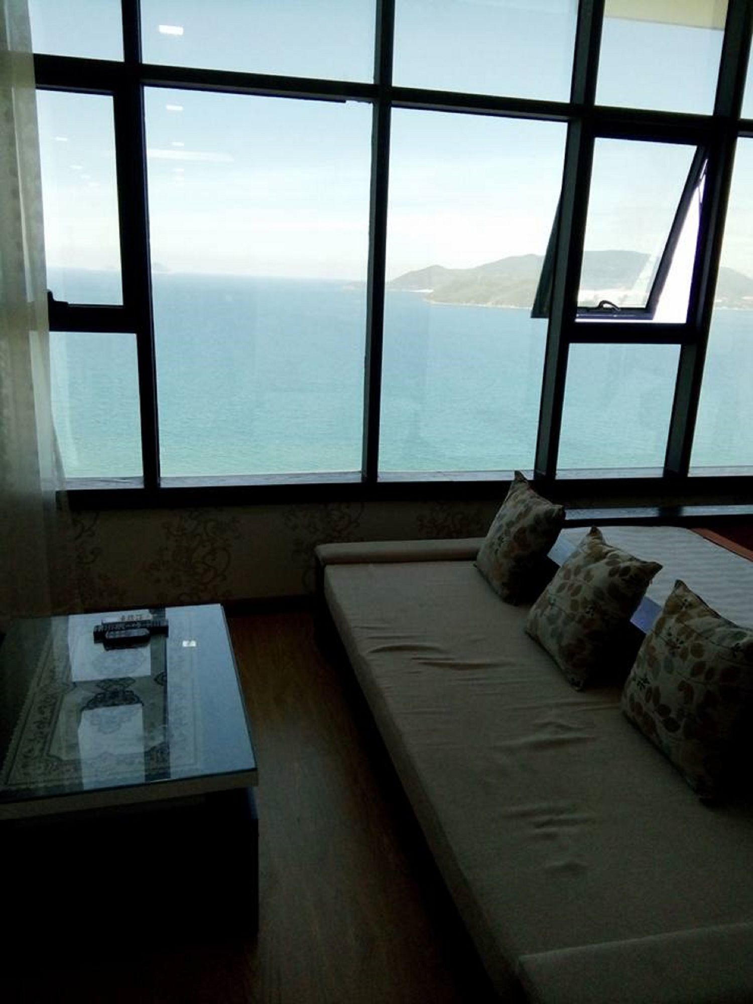 Фото Beach Front Apartment