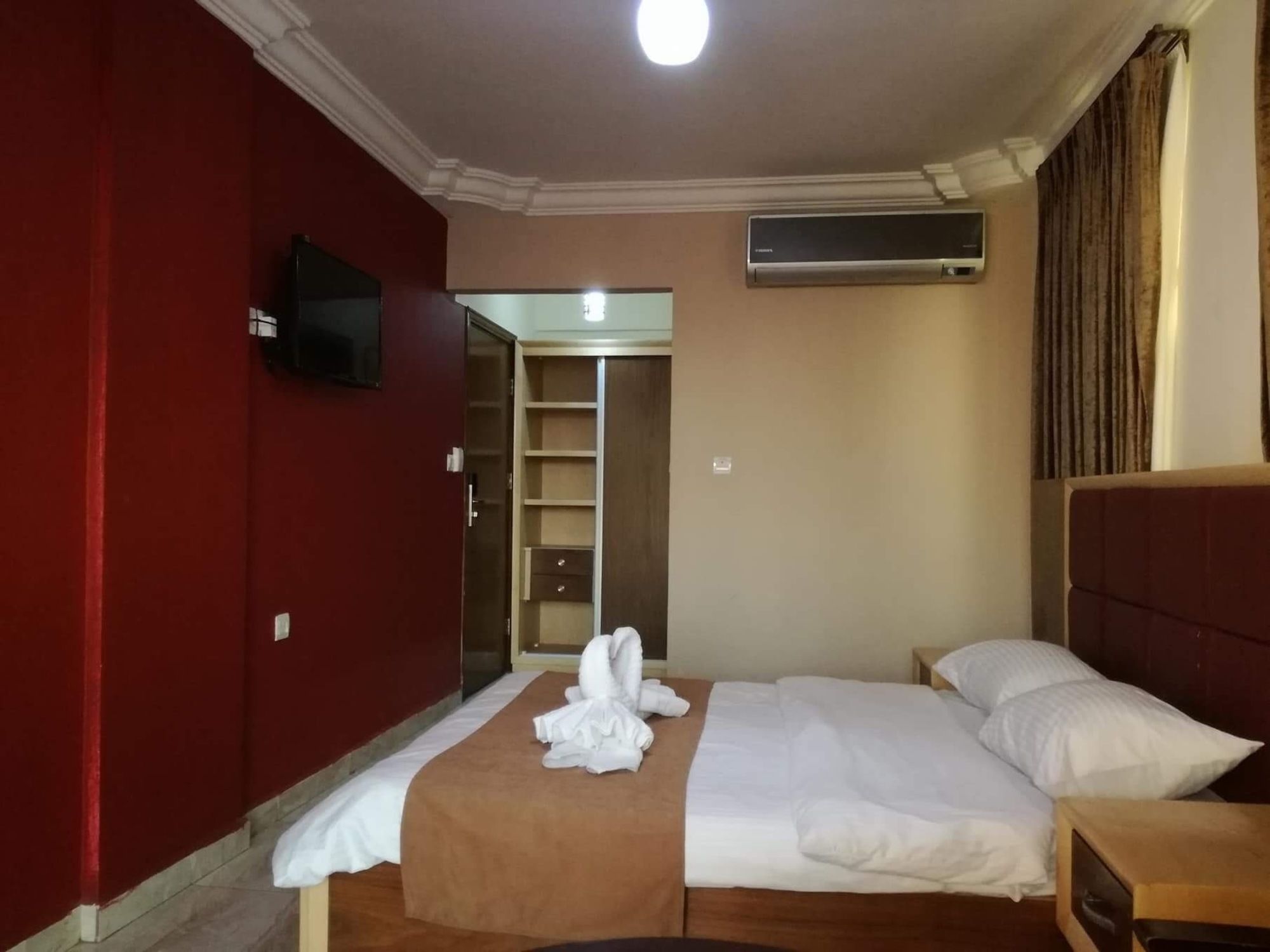 Фото Yacht Hotel Aqaba