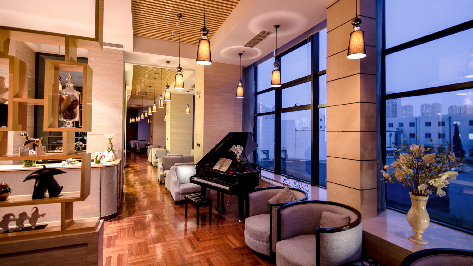 Фото Oak Chateau Dalian