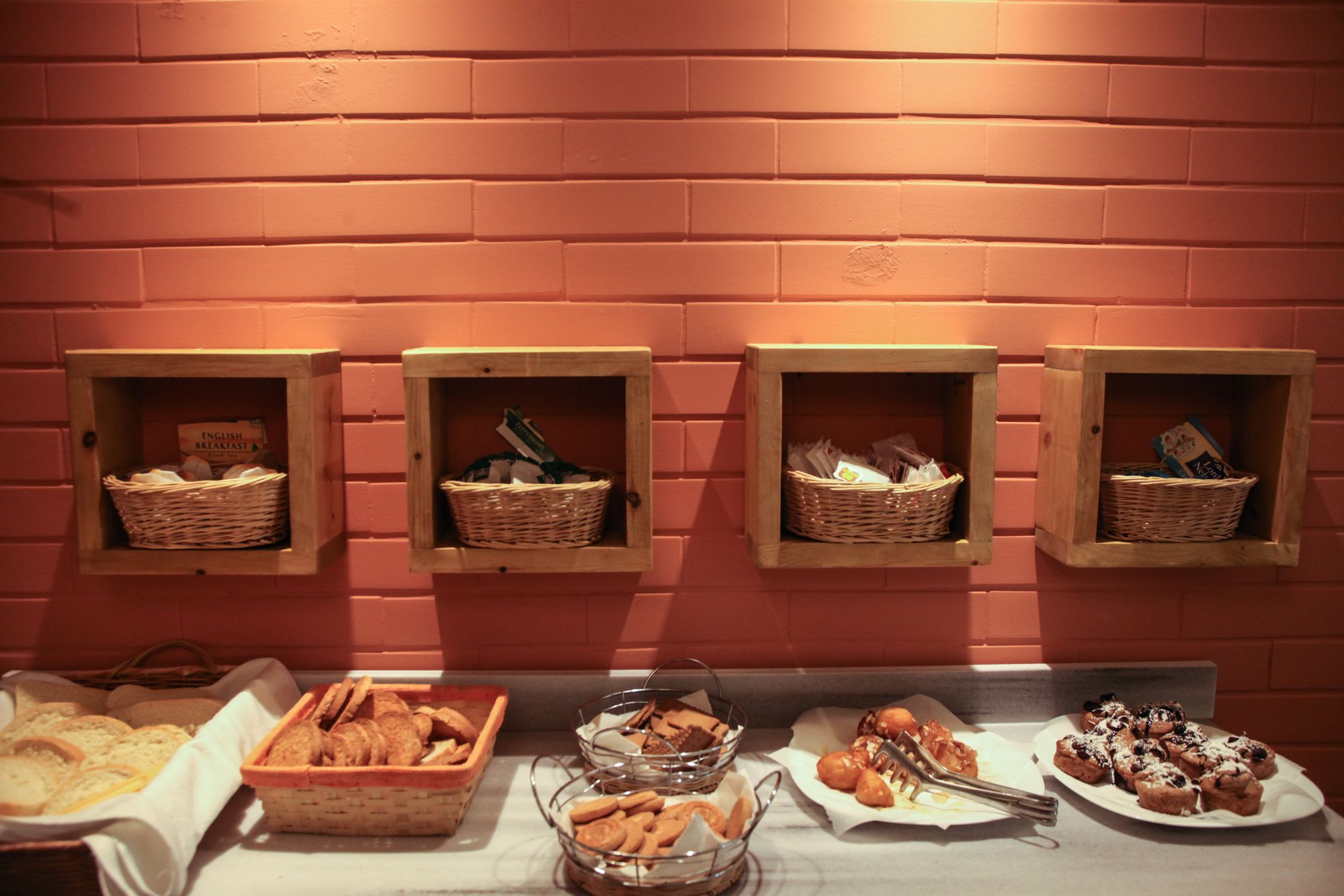 Фото Ammon Garden Hotel