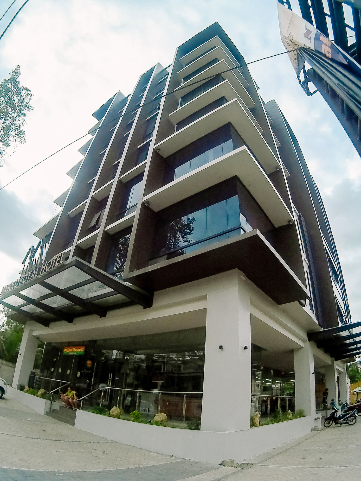 Фото Mabolo Royal Hotel