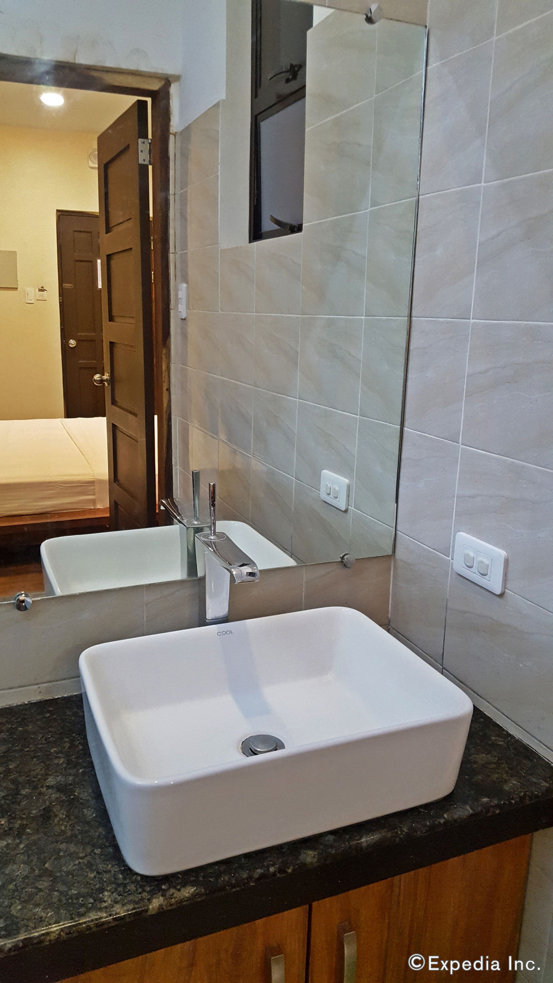 Фото Golden Gate Suites