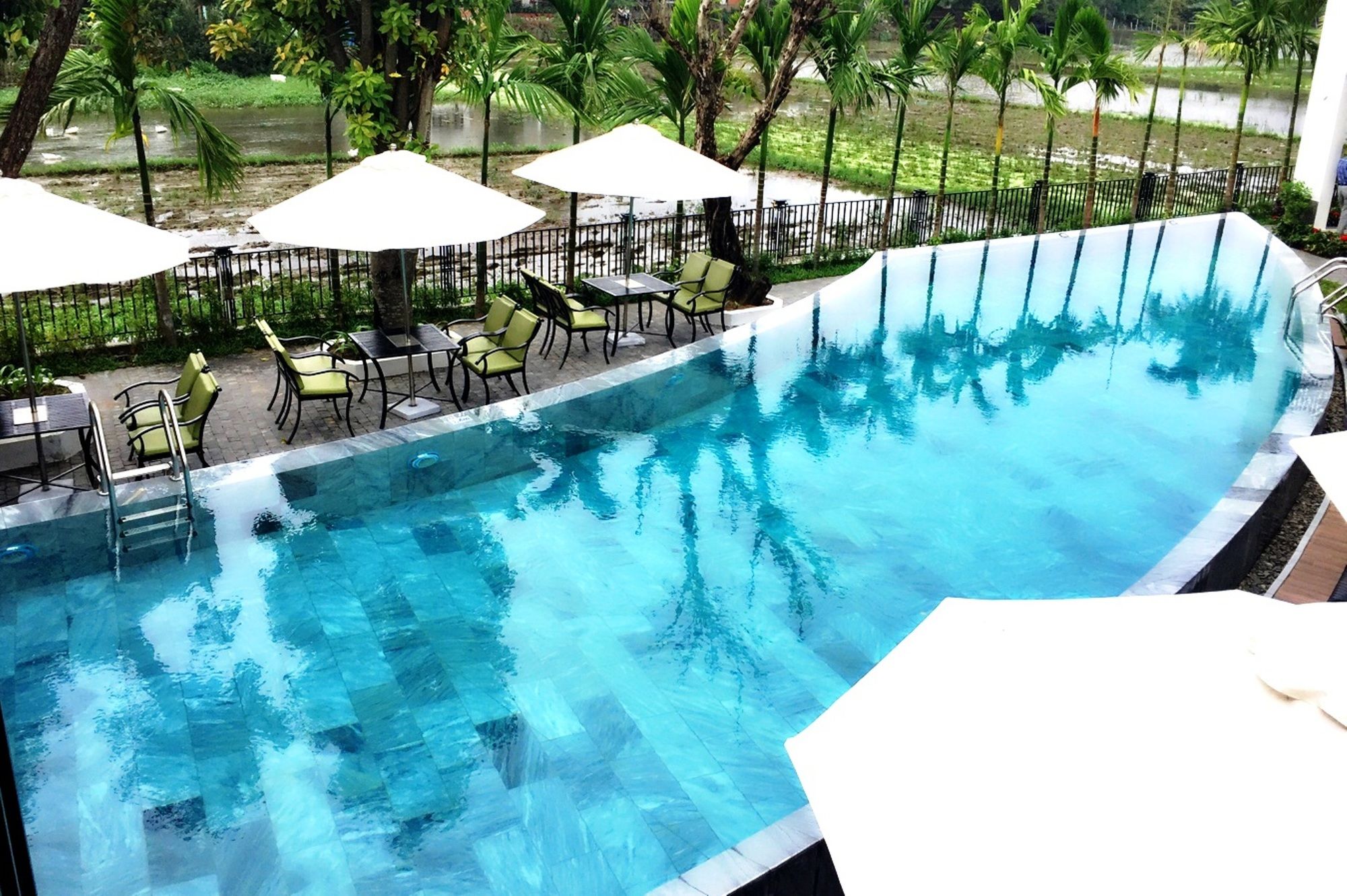 Фото Azumi Villa Hotel