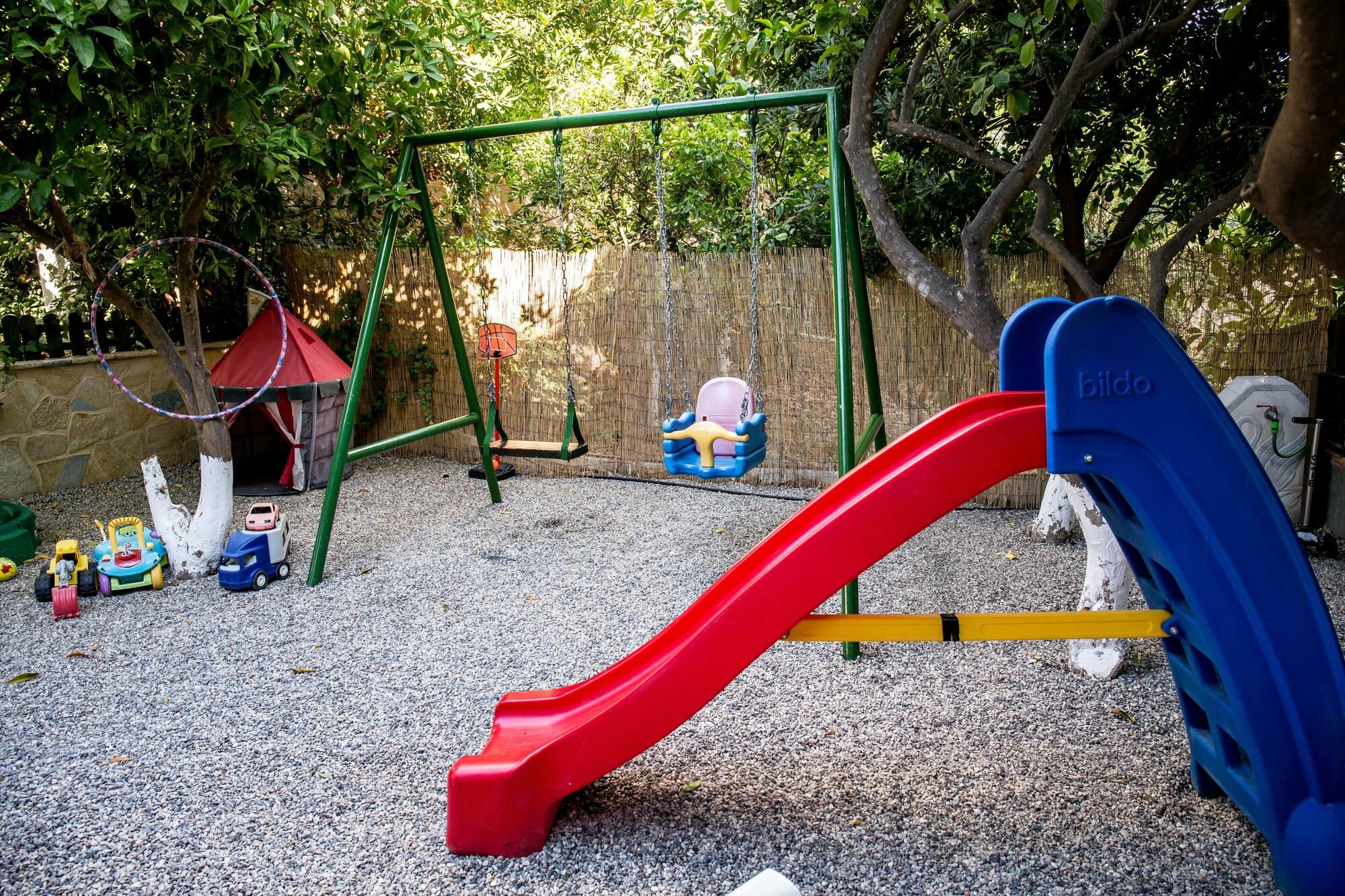 Фото Oasis Apartments