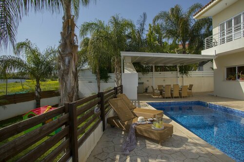 Гостиница Protaras Villa Sofia в Протарасе