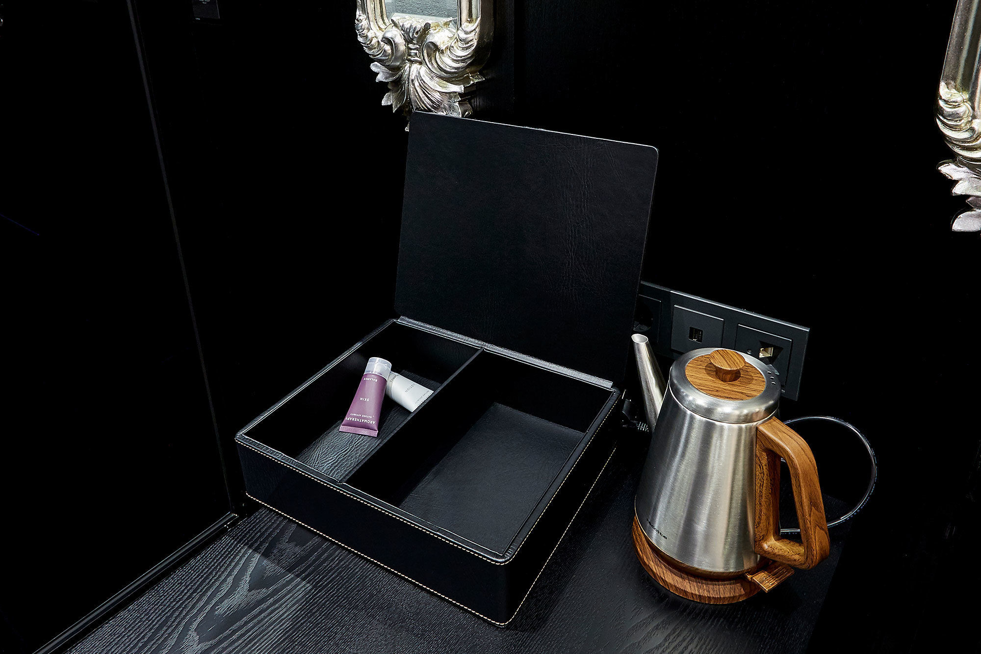 Фото Hotel The Artist Yeoksam