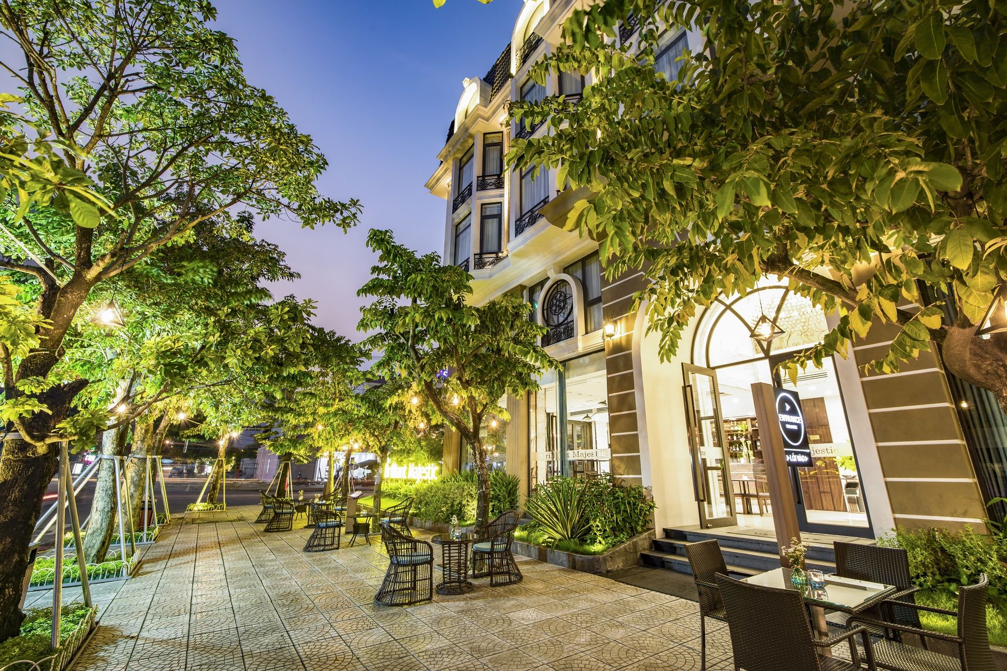 Фото Brilliant Majestic Hotel