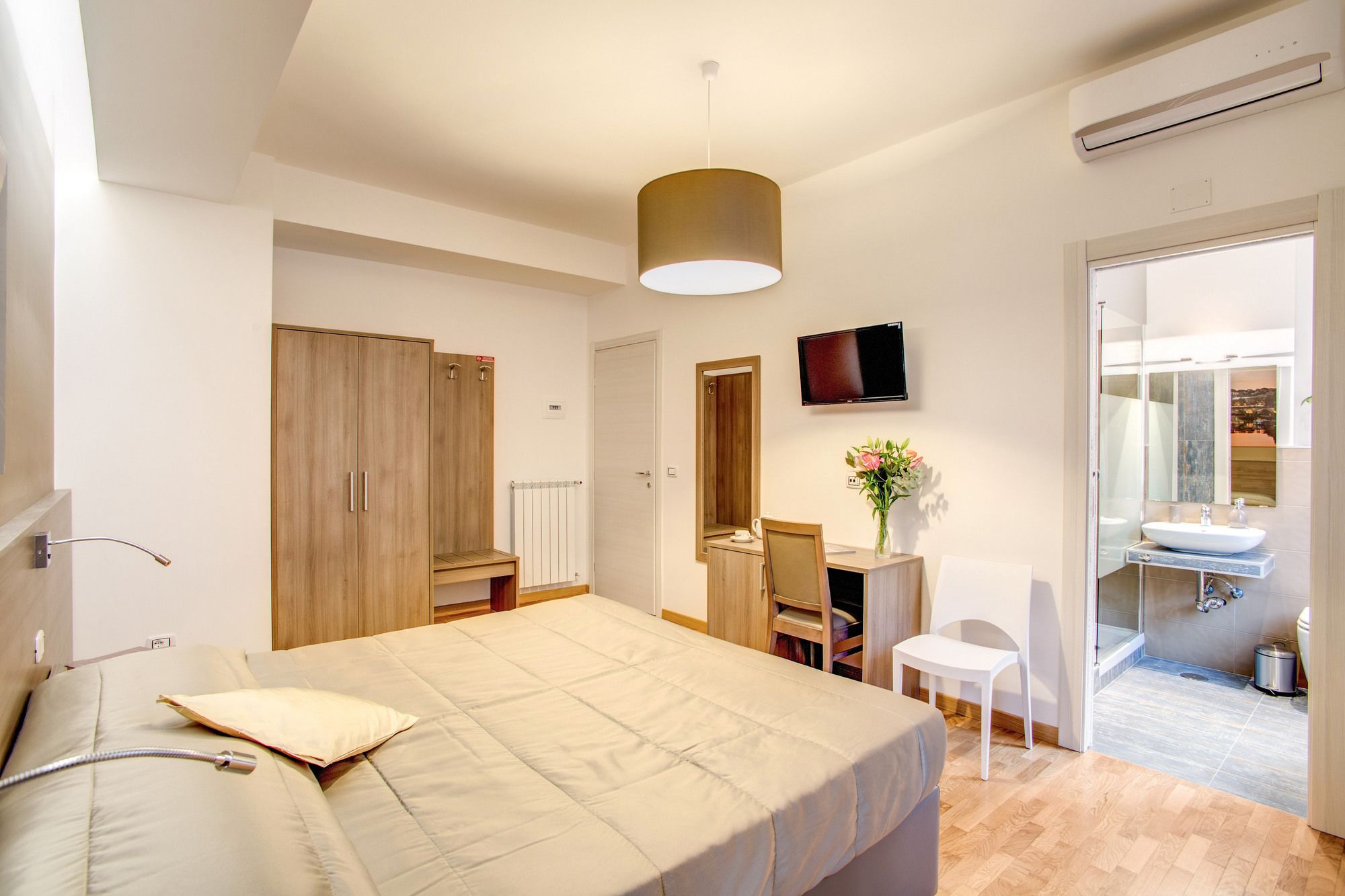 Фото Vatican Rooms Cipro