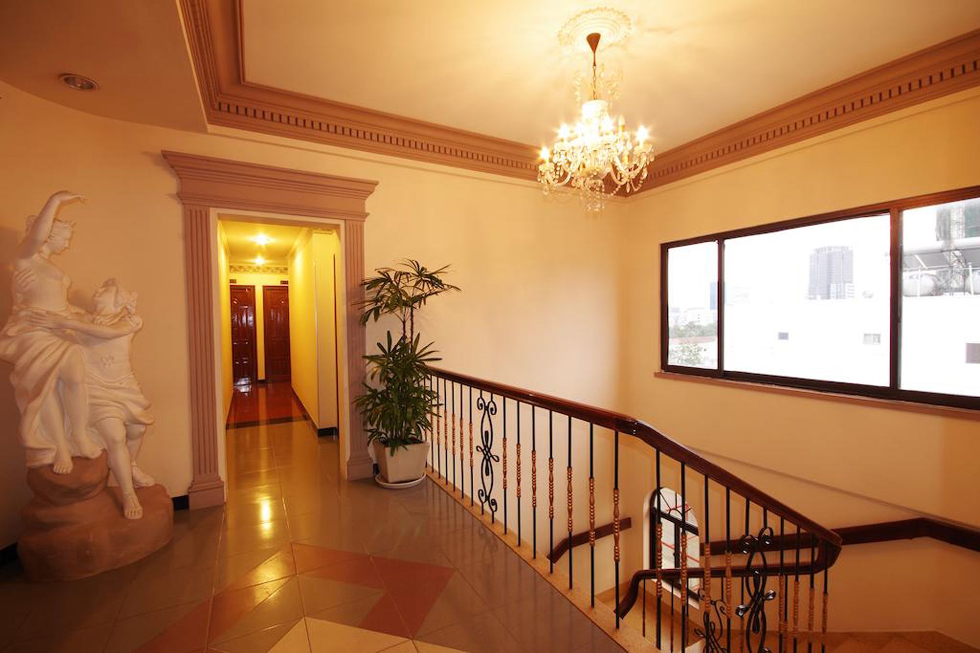 Фото The Spring Hotel