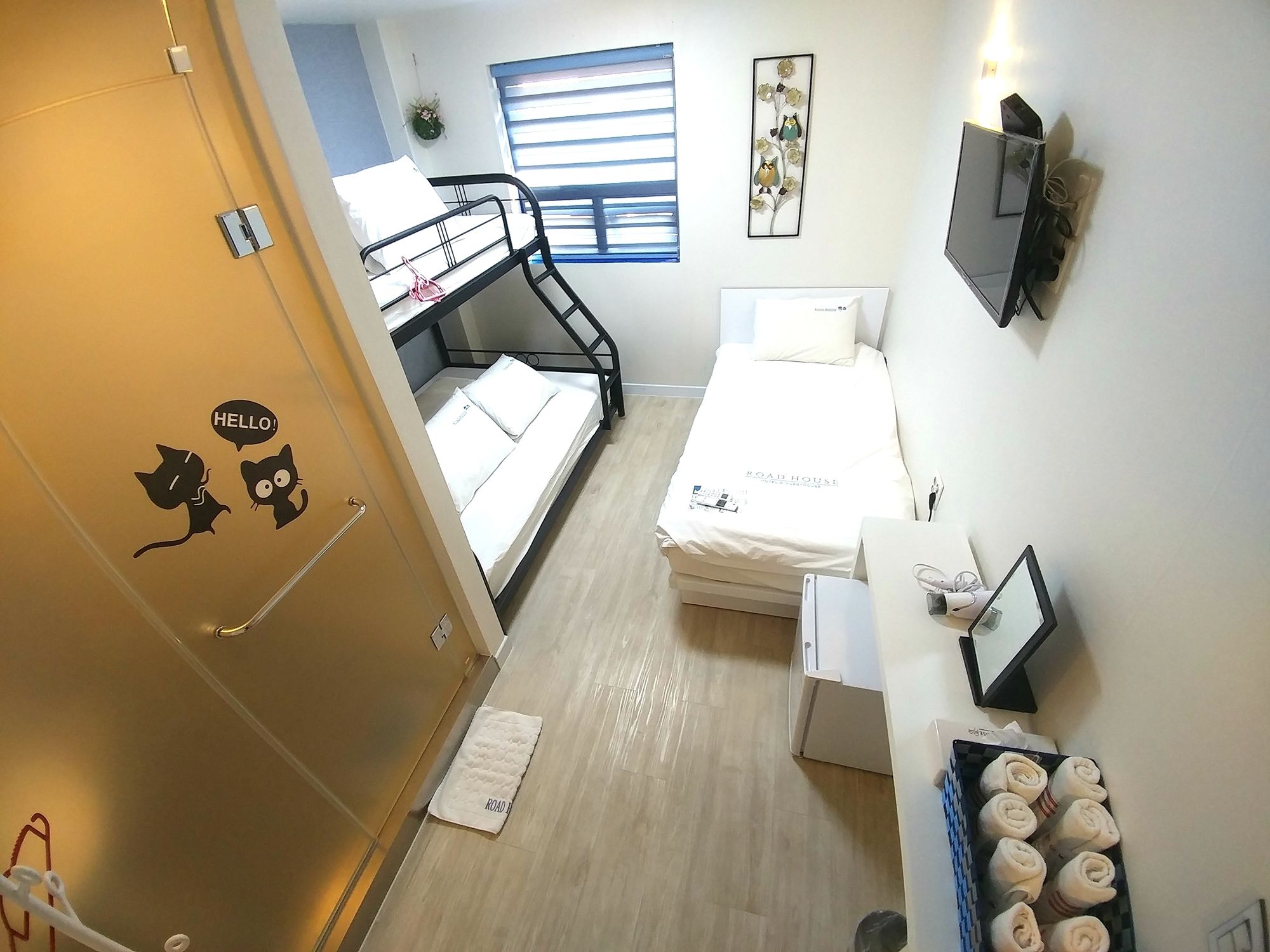 Фото Road House Myeongdong