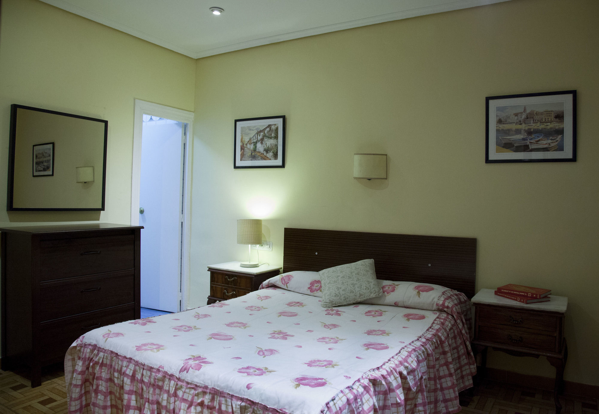 Фото Hostal Arriaza