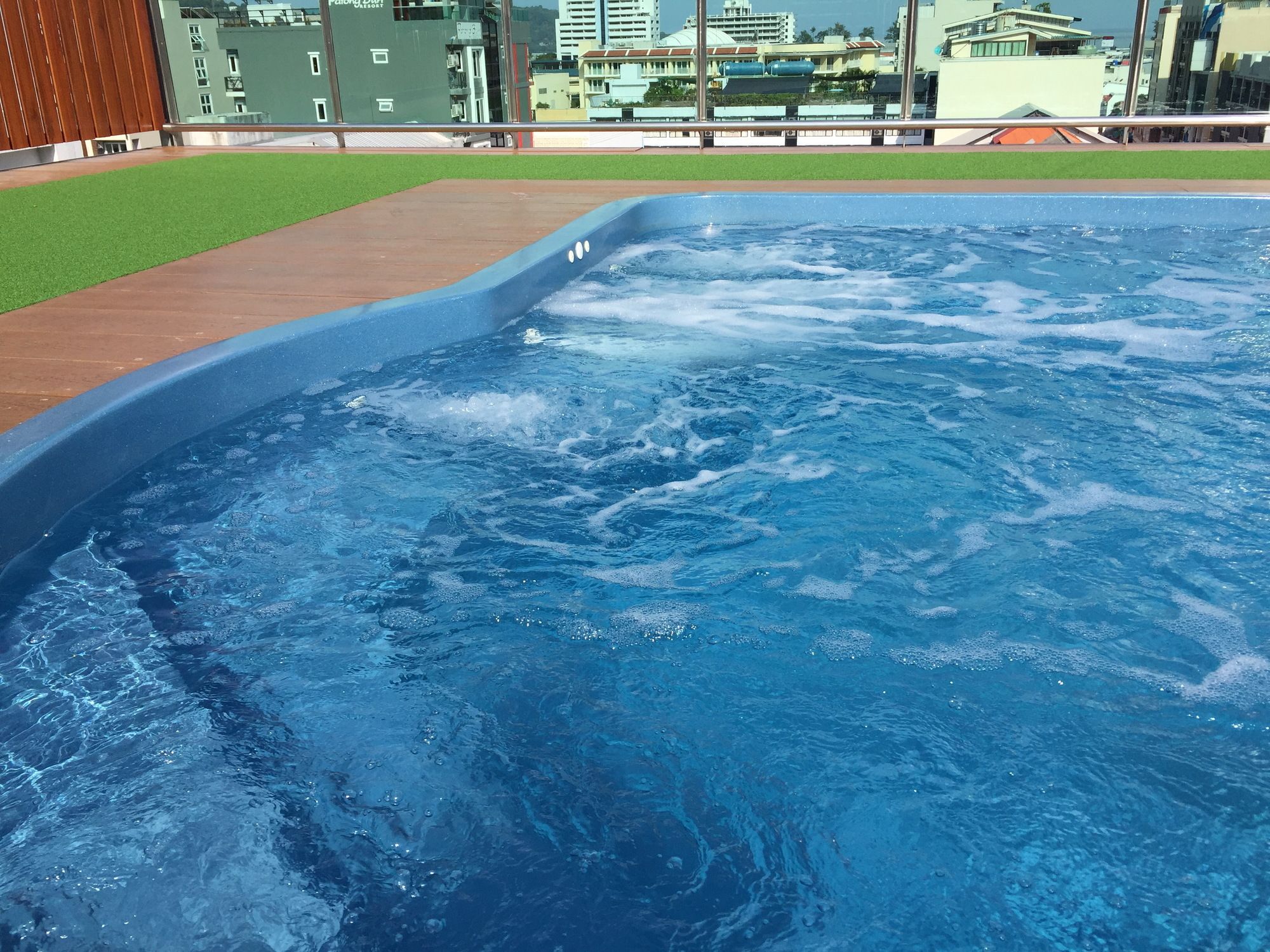 Фото Hotel DSure Patong