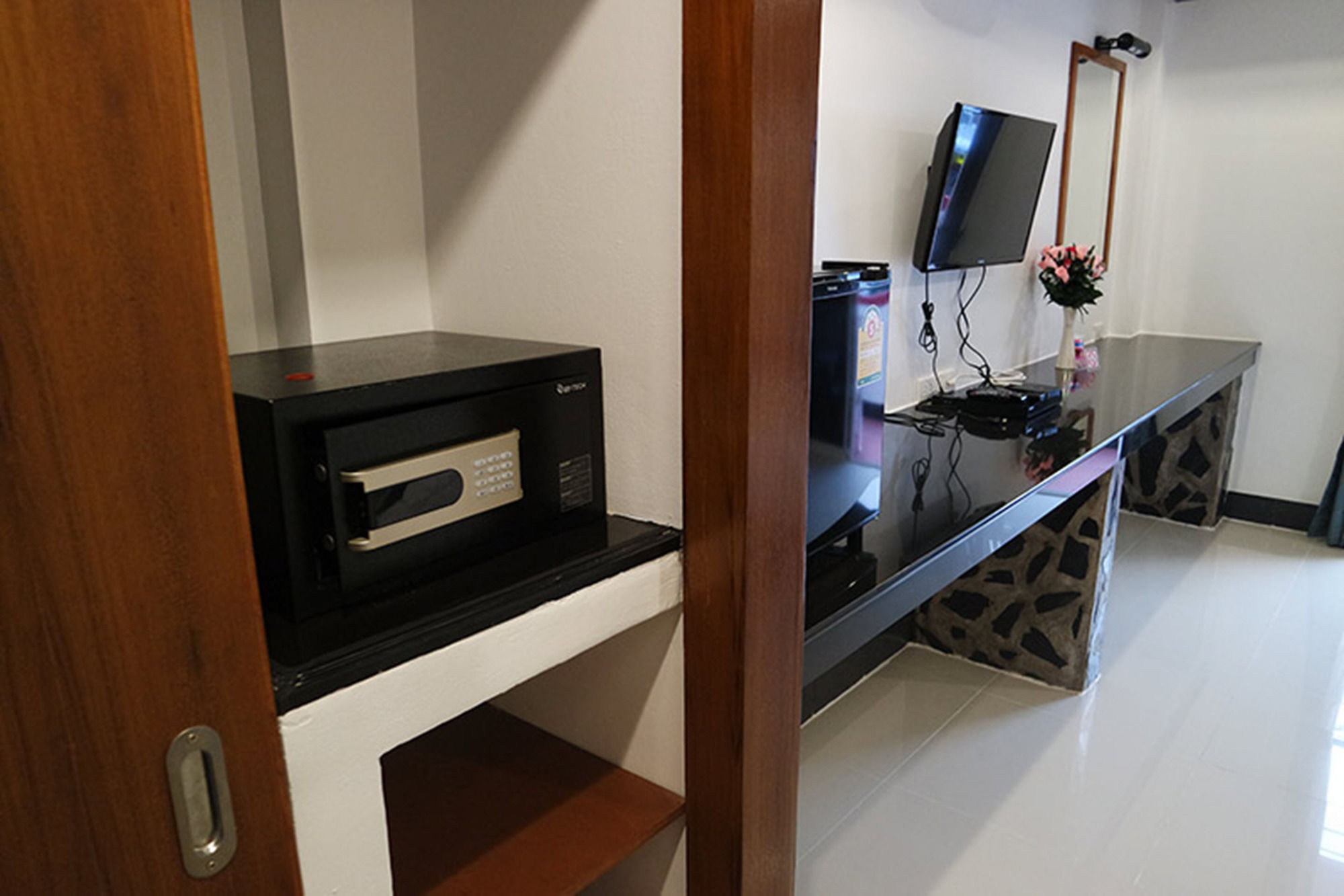 Фото Cha Am Lodge Steakhouse