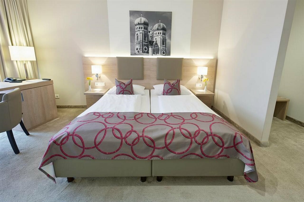 Фото B&b Hotel München-Hbf