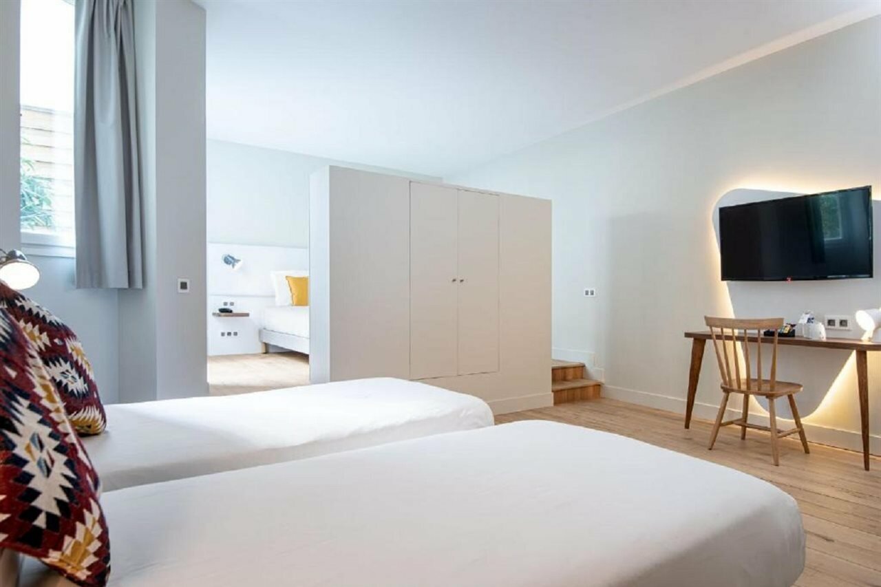 Фото Hotel Magenta 38