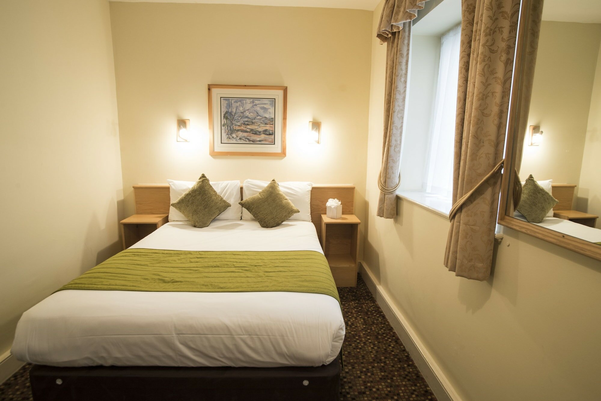 Фото The Darlington Hyde Park