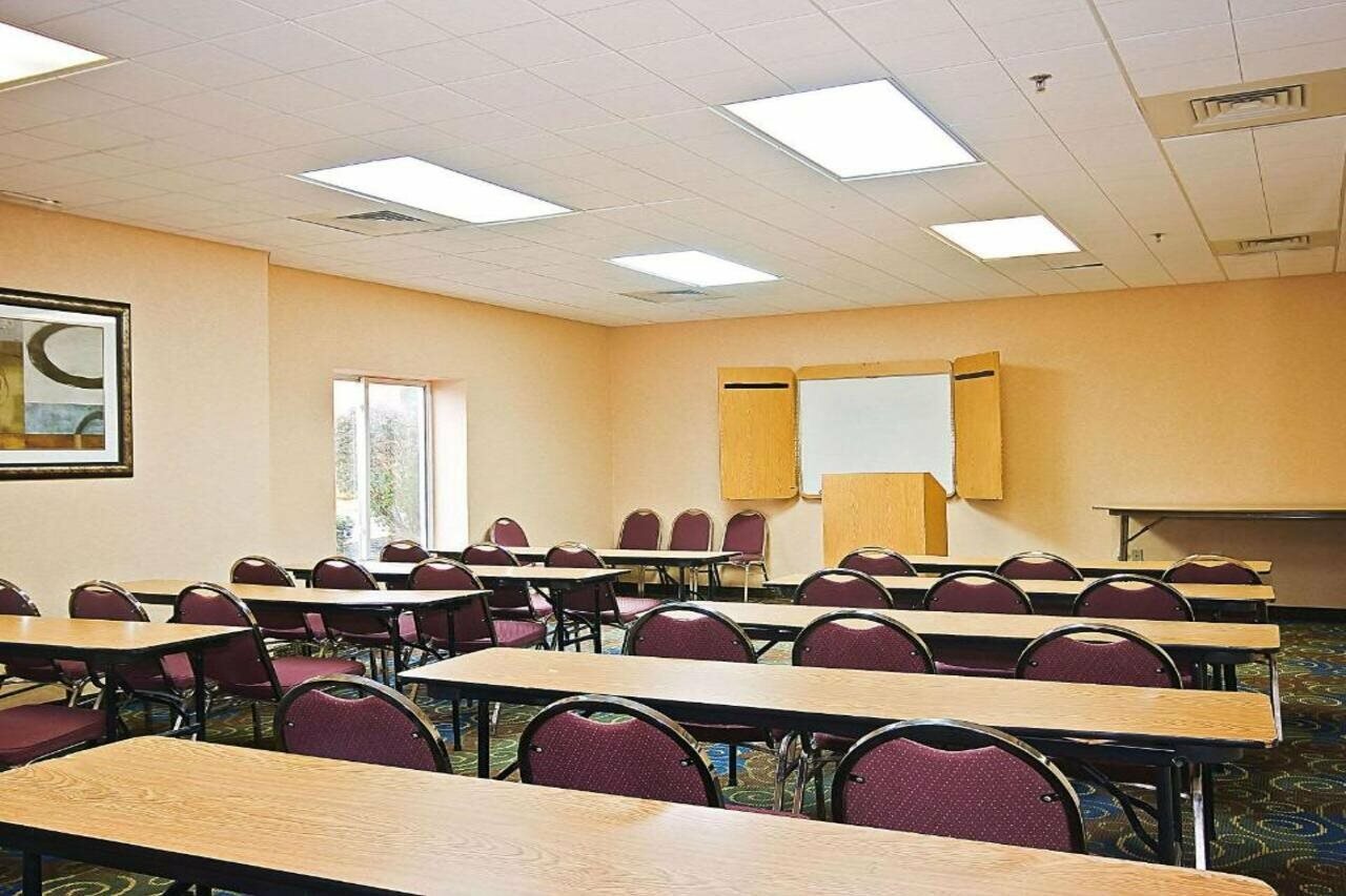 Фото Quality Inn Brunswick Cleveland South