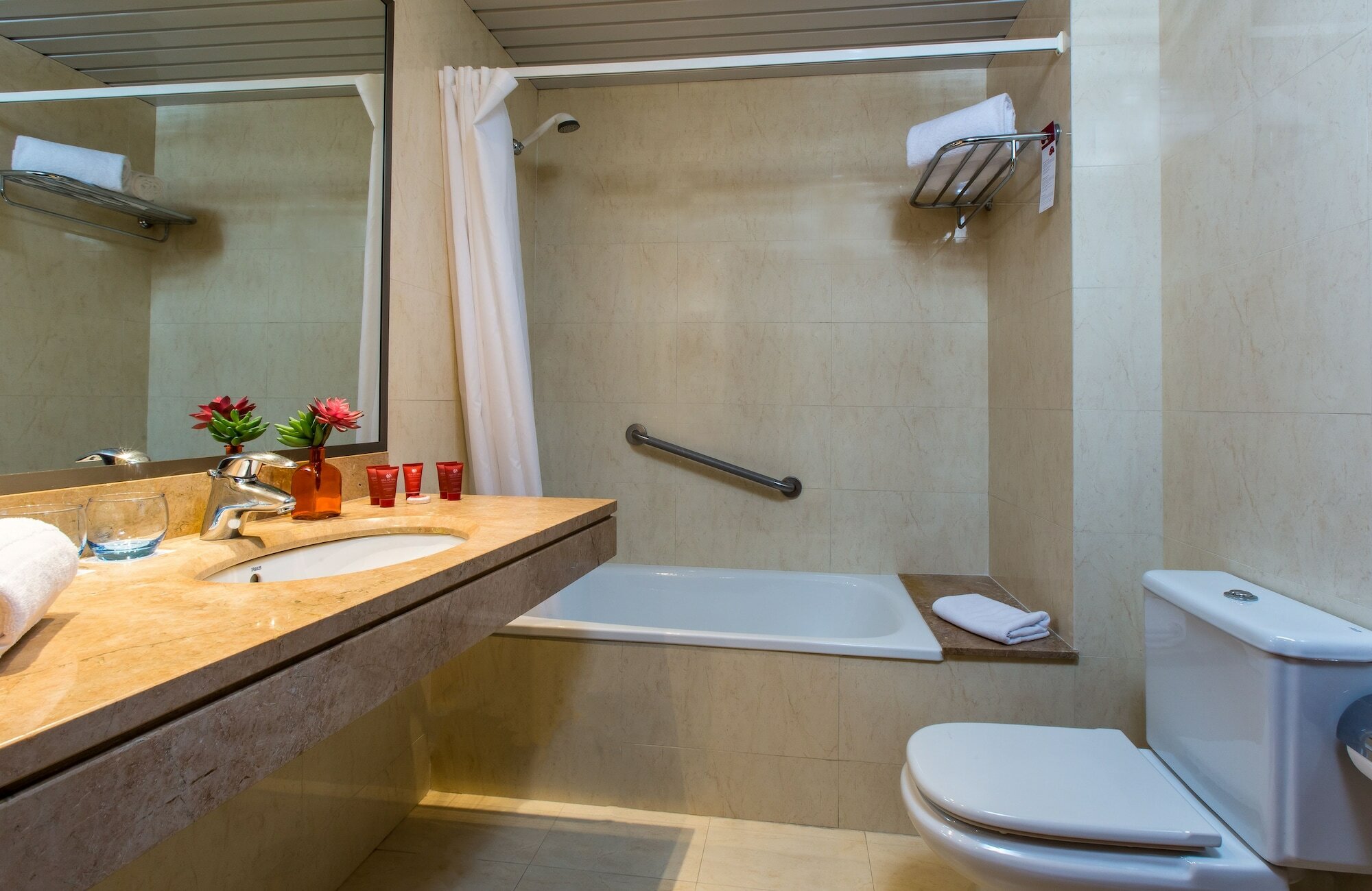 Фото Leonardo Hotel Barcelona Gran VIA