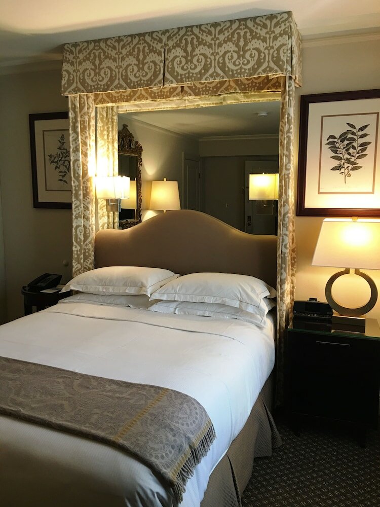 Фото The Eliot Hotel