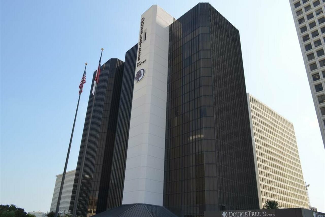 Фото DoubleTree by Hilton Hotel Houston - Greenway Plaza
