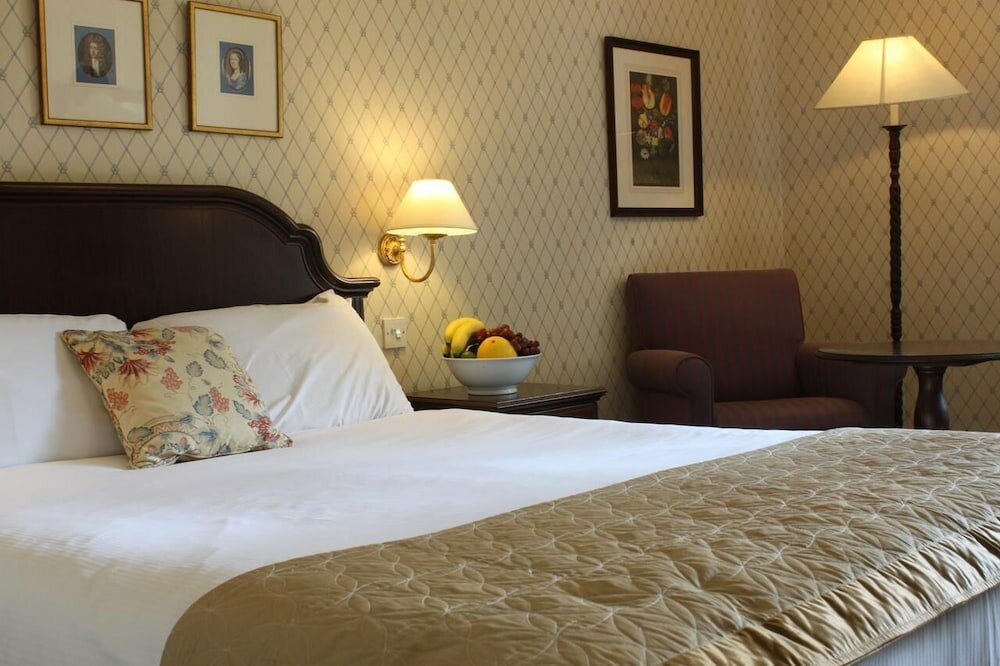 Фото Kingston Lodge Hotel