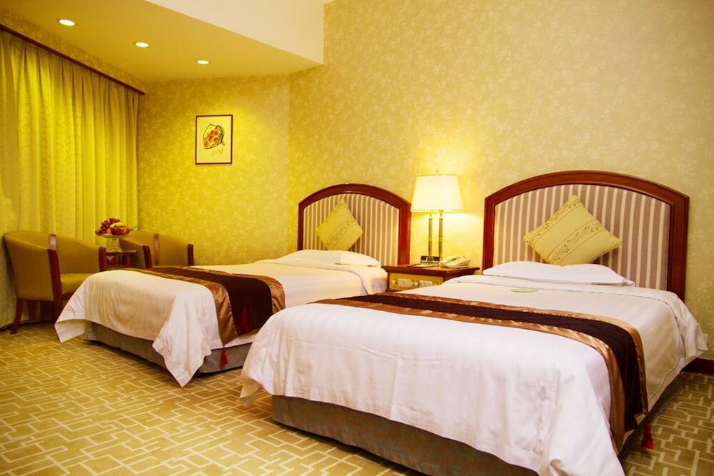 Фото Century Plaza Hotel