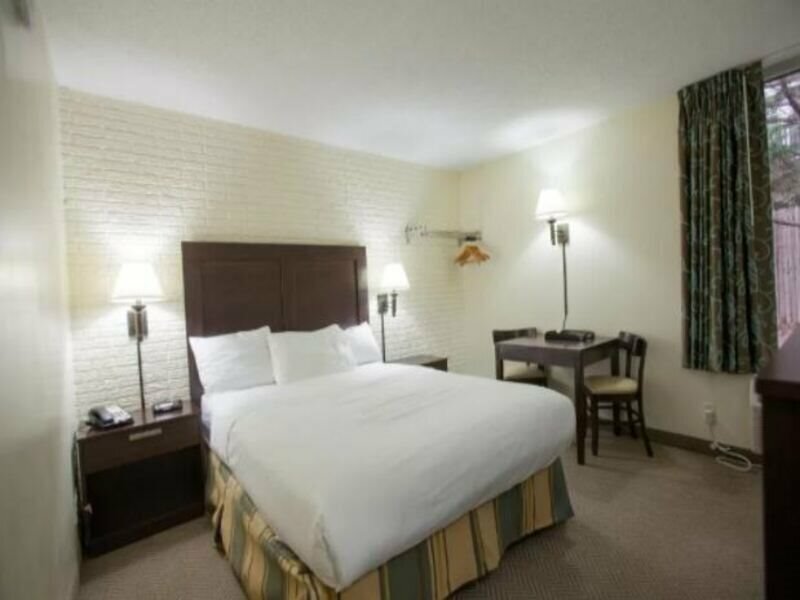 Фото Inns Of Virginia - Arlington