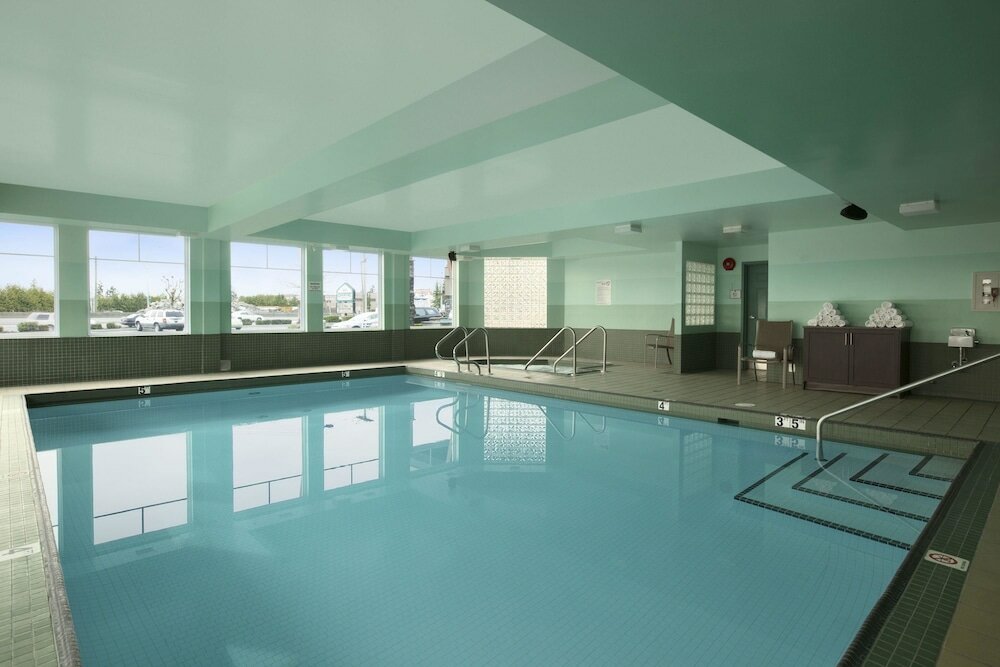 Фото Ramada by Wyndham Surrey/Langley