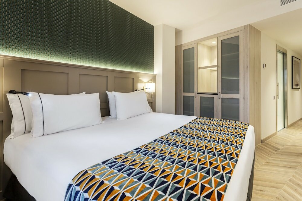 Фото Eurostars Puerta Real Hotel