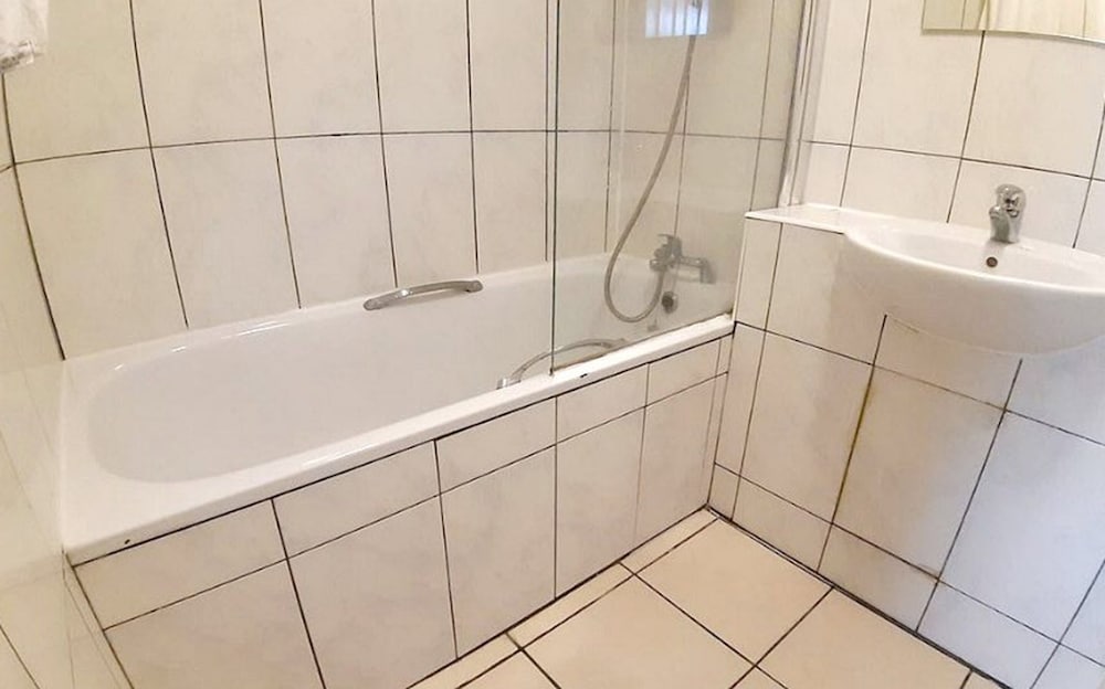 Фото West Cromwell Hotel