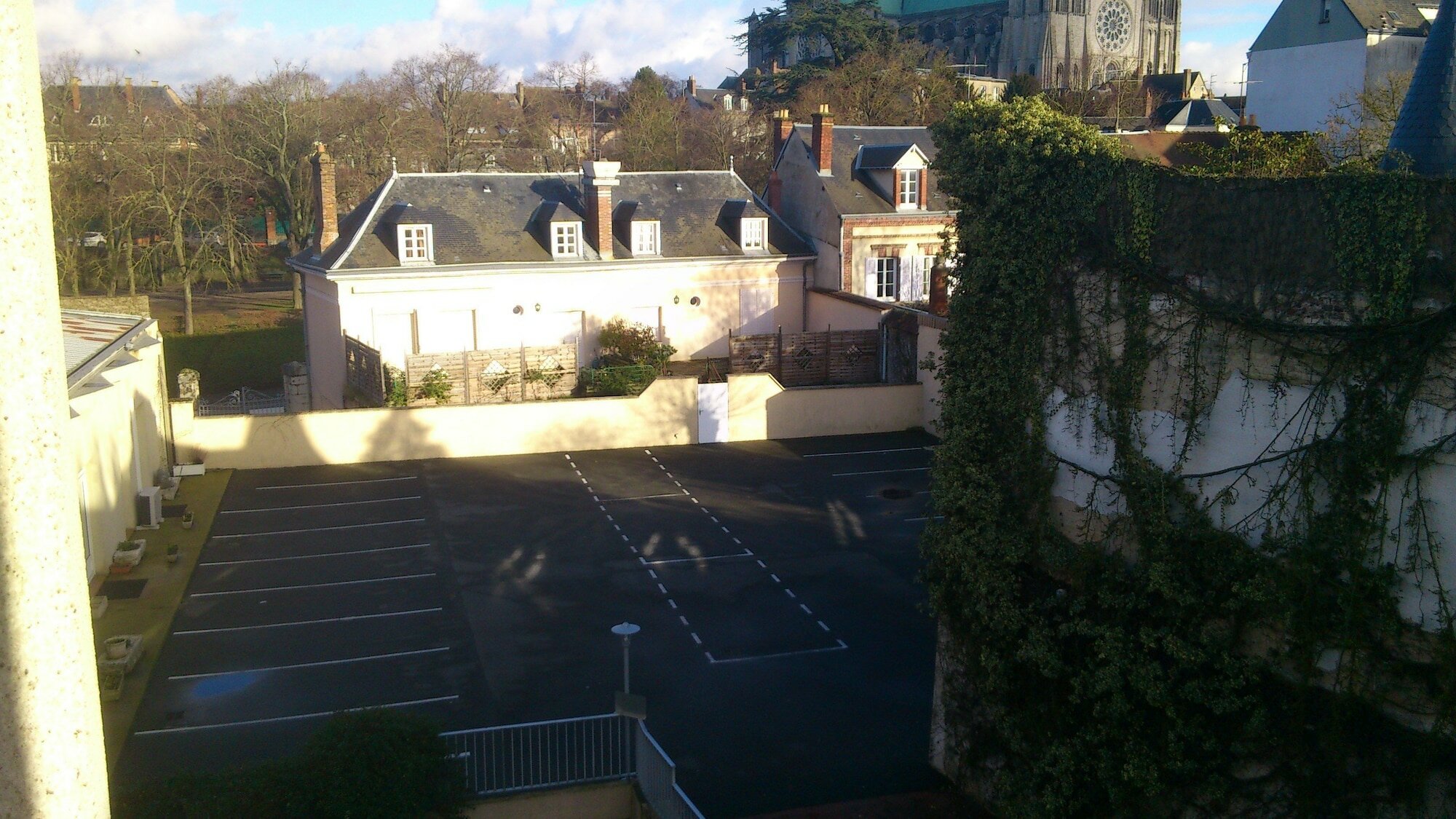 Фото Campanile Chartres Centre - Gare - Cathédrale