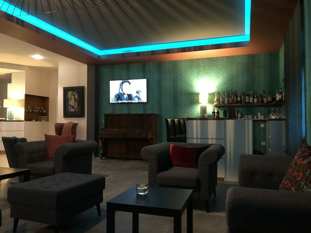 Фото Hotel Attaché