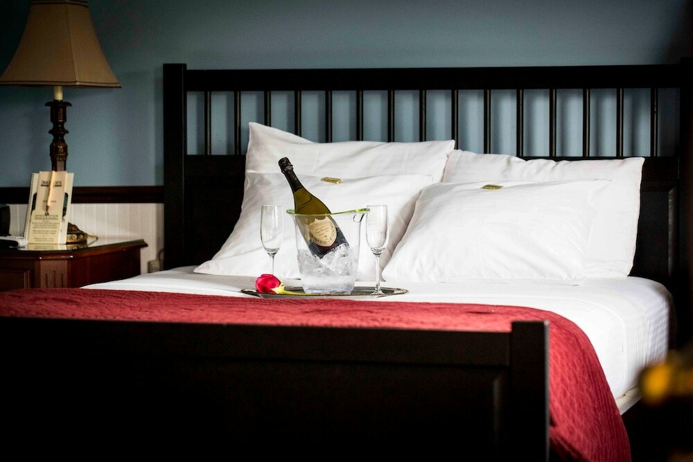 Фото Delta King Hotel