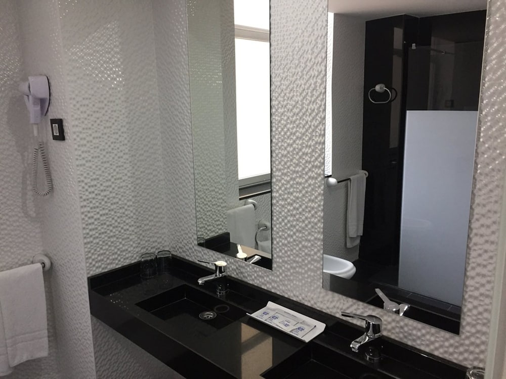 Фото Urban Hotels N Avenida de Espana