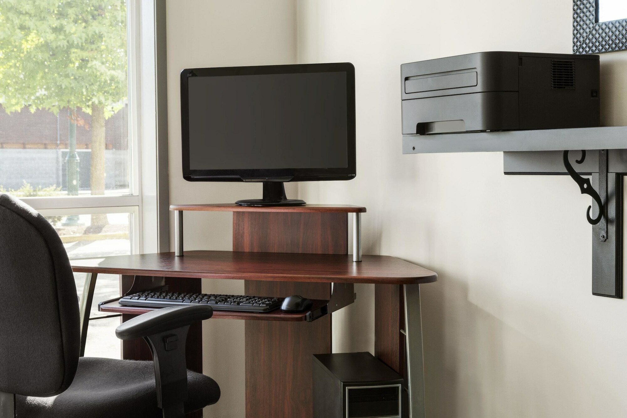 Фото Days Inn by Wyndham Victoria Airport Sidney