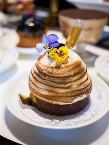 Фото Mayfair Hotel