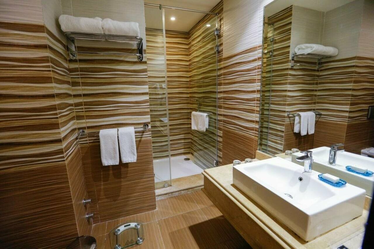 Фото Tolip Family Park Hotel